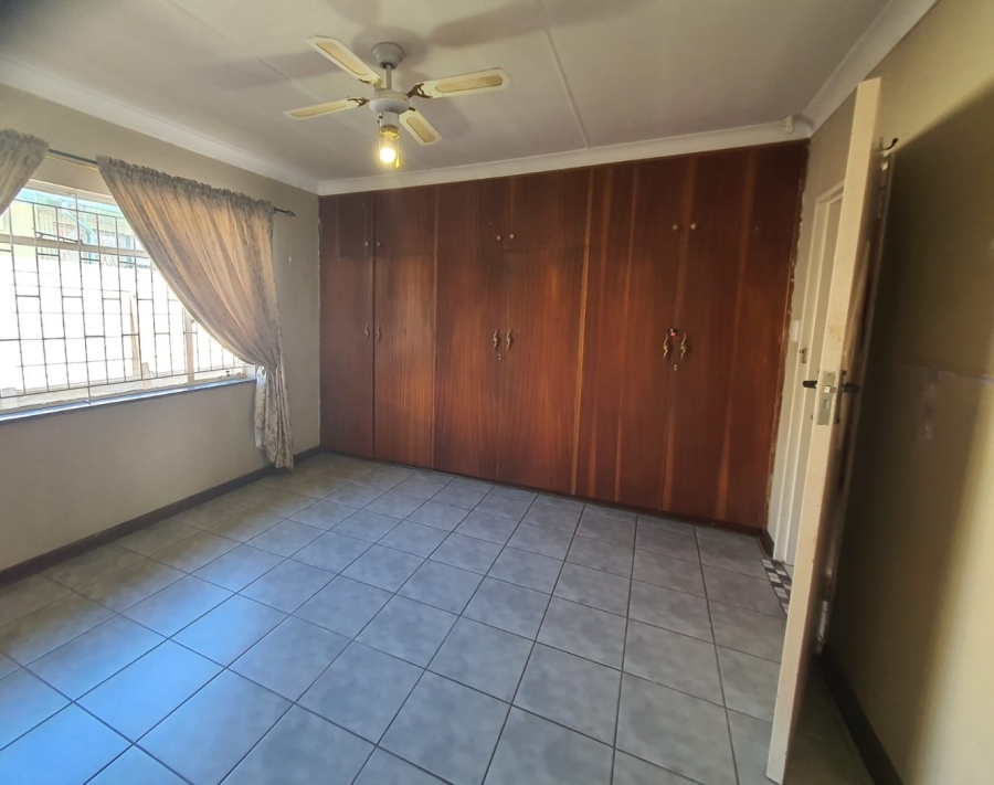 4 Bedroom Property for Sale in Generaal De Wet Free State